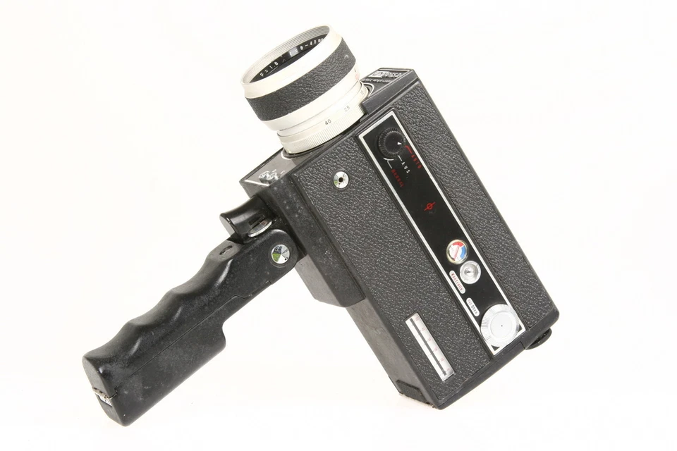 Universa Zoom Reflex 540, S8 Filmkamera mit 1,8/8-40mm Zoom #S11263 - Bild 1 von 1