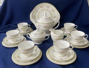 Minton Broadlands 22 Piece Tea Set Cups Saucers Teapot Side Plates Milk & Sugar - Picture 1 of 12