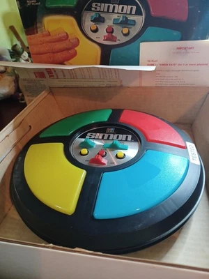 Milton Bradley Simon 1978 juego controlado por computadora ¡Funciona! Ver vídeo Foto 1 de 4