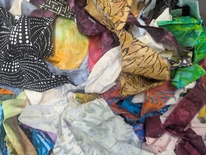 Lunn Fabric Scraps 4 Pound ~16 Yards Artisan Studios Strips Only Grab Bag Scrap - Picture 1 of 3