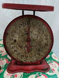Vintage American Family Metal Scale 25 lb. Red Farm Kitchen Decor Shabby Chippy - Picture 1 of 11