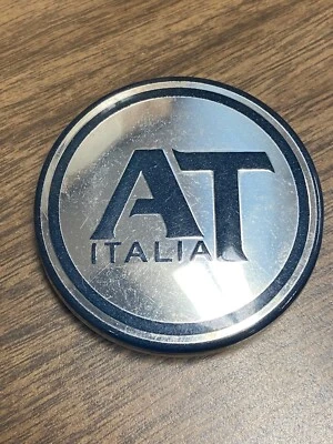 1 tapa central de rueda AT Italia usada cromada personalizada Foto 1 de 3