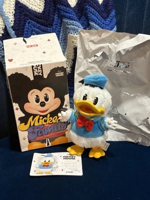 Autêntico Pingente de Pelúcia POP MART Disney Mickey Family Pato Donald Confirmado Novo - Imagem 1 de 4