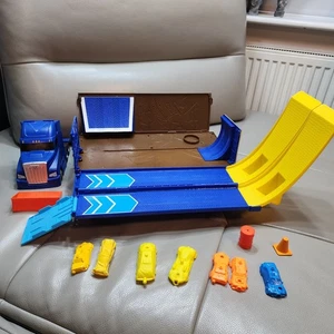 Monster Jam Transforming Hauler Truck Play Set - Picture 1 of 14
