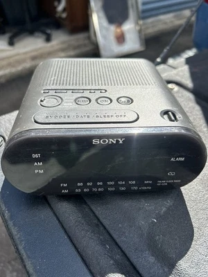 Sony Dream Machine AM/FM/Buzzer Alarm Clock Radio - Black (ICFC218) - Image 1 of 4