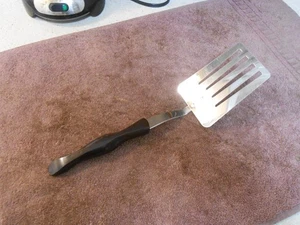 CUTCO 17 KN Short Handle Slotted Spatula w/Classic Handle VERY NICE & SHINY - Picture 1 of 4