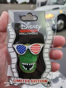 REX DSSH PATRIOTIC AMERICAN FLAG SUNGLASSES PIN JULY 4TH DISNEY LE400 - Bild 1 von 1