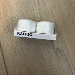1 Pair NEW IKEA Raffig Finials 502.171.82 Curtain Rod Screw End Caps (WHITE) - Picture 1 of 3