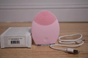 NEW FOREO Luna 2 Facial Cleansing Device for Sensitive Skin - Electric Vibration - Picture 1 of 5