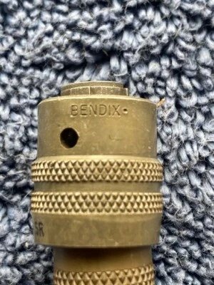 TOP SHELF BENDIX PT06A-4S (SR) MIL SPEC FEMALE CORD CONNECTOR SEALED IN ORG BAG - Image 1 of 4