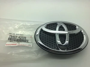 Toyota Rav4 Mk4 XA40 2016-2018 stemma coperchio stivale stemma originale 75403-42020 - Foto 1 di 4