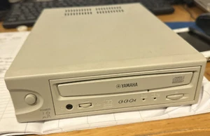 YAMAHA CRW 8824SX External SCSI MASTER 8X 8X 24X - MADE IN Malaysia - Bild 1 von 6