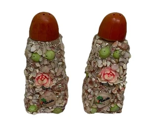 Vintage Florida Salt and Pepper Shakers Decorated with Shells - Picture 1 of 5