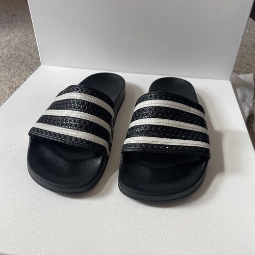 Sandali infradito da spiaggia Adidas Adilette Originals Sliders leggermente usati UK8