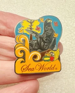 SeaWorld Sea World - Limited Edition September Sea Lion Seal Pin LE /1200 - Bild 1 von 5