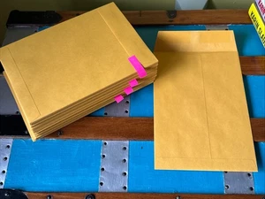 7 x 10 Manila Umschläge 100 Stück Selbstversiegelnde Versandtasche und Dokumentenorganisation - Bild 1 von 2