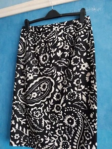 Boden Black Ecru Paisly Floral Print Cotton Blend Pencil Skirt Size 12 Long - Picture 1 of 9