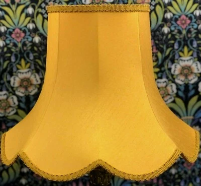 Pantallas de lámpara doradas pantallas de mesa luces de techo luces de pared pantalla de lámpara de piso. Foto 1 de 4