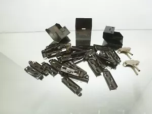 MECCANO VINTAGE PARTS -WIND UP KEYS- CLAMPS ?? - BLACK - GOOD CONDITION - Bild 1 von 5