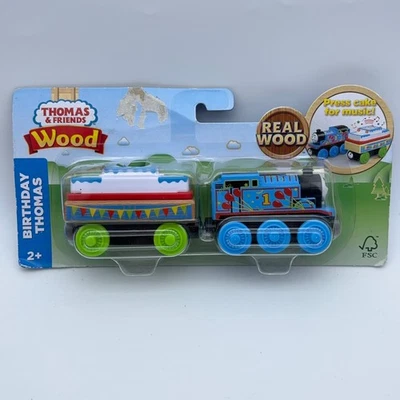 Tren de madera Thomas & Friends motor de cumpleaños pastel musical vagón de carga Foto 1 de 4