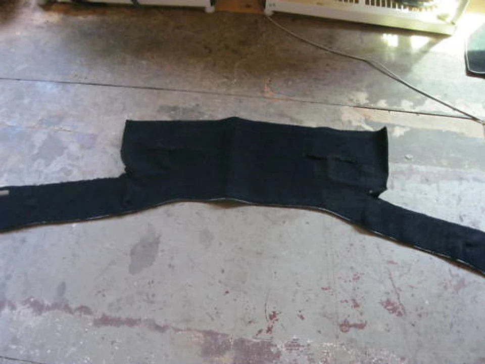 Alfombrilla de maletero Ferrari Testarossa Ftr. azul / OEM, # 61492494 Foto 1 de 1