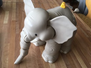 elefante sorpresas fisher price