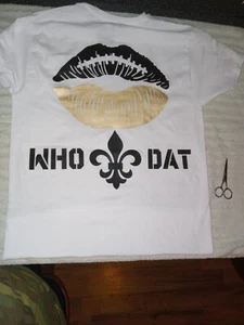 New Orleans SAINTS "Who Dat"  Small White T-Shirt Comfort Soft Black/Gold  - Picture 1 of 4