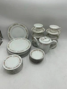 40 PCS DANSICO TEAHOUSE ROSE PLATE & BOWL SET **READ** - Picture 1 of 5