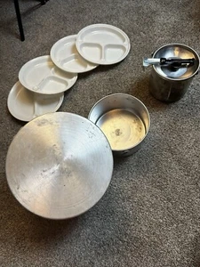 Verschachteltes Aluminium Picknick Set Teller Töpfe Deckel Tassen Griff Camping Wohnmobil - Bild 1 von 10