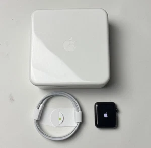 Apple Watch Series 1 - Acier inoxydable 42 mm FONCTIONNE A1554 lot d'origine - Photo 1 sur 5