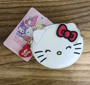 NWT Hello Kitty 3D Faux Leather Coin Purse With Gold Tone Heart Zipper - Picture 1 of 2