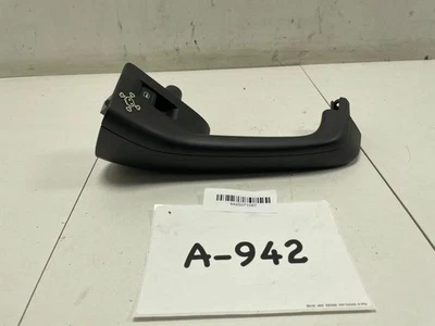 2006 2009 VOLKSWAGEN RABBIT PUXADOR DE PORTA LATERAL ESQUERDA TRASEIRA com INTERRUPTOR DE JANELA FABRICANTE DE EQUIPAMENTO ORIGINAL - Imagem 1 de 4