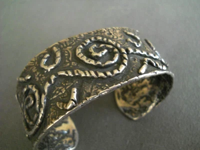 Brazalete Brazalete CLAIRE HAYE PESADO Suroeste Plata Esterlina Serpiente Como Espirales Foto 1 de 4