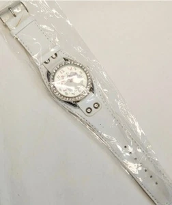 WATCH Hello KITTY Easy to Read Quartz Movement Bows on Face White Band - Picture 1 of 12