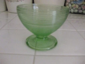 Vintage Depression Green Glass Dessert Or Sherbert Footed Dish - Picture 1 of 4