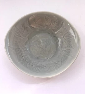 Vintage Harkerware Woodsong Green Dessert Bowl W/ Incised Leafs - Picture 1 of 3