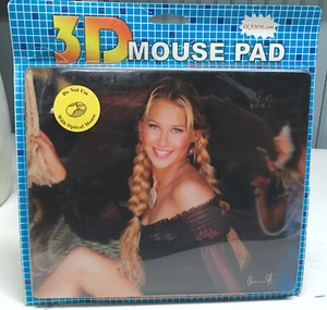 Vintage SELTEN Anna Kournikova 3D Computer Mauspad Zöpfe 4 Kamm Neu Versiegelt - Bild 1 von 5