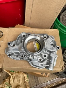 (1) NOS 2008 2009 2010 Ford F250 F350 F450 F550 Super Duty 6.4L Diesel Oil Pump - Picture 1 of 6