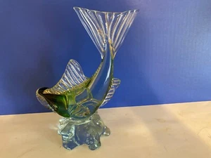 Murino Glass Fish On Pedestal Green Gold Black 9" Tall - Picture 1 of 16