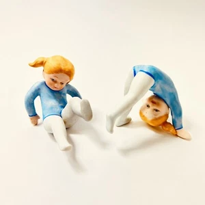 Set di 2 statuette ginnastica vintage in ceramica ragazza molto rare B-194 - Foto 1 di 13