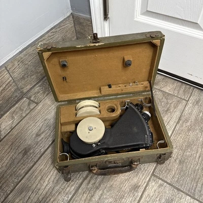Original U.S. WW2 Army Air Force A-12 Aircraft Bubble Sextant in Case - Image 1 of 4
