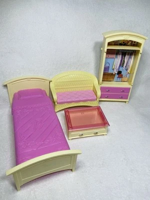 Barbie 2002 Living In Style Juego de Dormitorio Cama Banco Mesa Armario Barbie Muebles Foto 1 de 4