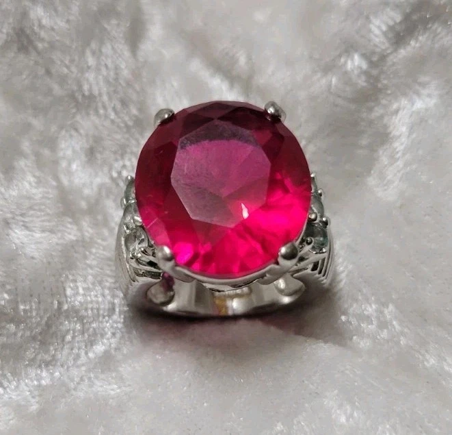 红宝石服装戒指 带立方锆石 尺寸 5 — 第 1/4 张图片