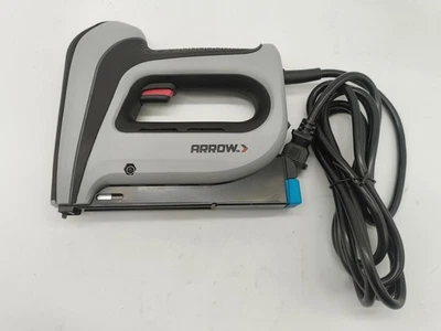 Pistola de grapas eléctrica Arrow T50ACD Kit con 3750 grapas - Herramienta de tapicería con cable Foto 1 de 4
