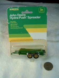 JOHN DEERE / ERTL HYDR- PUSH SPREADER (NIP) (JC) - Picture 1 of 3