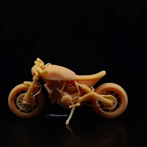 Stampa 3D 1/64 1/43 personaggio cool moto Scrambler adatto 1:64 auto strada non verniciato - Foto 1 di 4