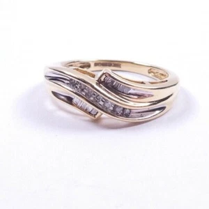 Diamond Ring 9 carat gold fancy cluster Size O round and baguette diamonds - Picture 1 of 7