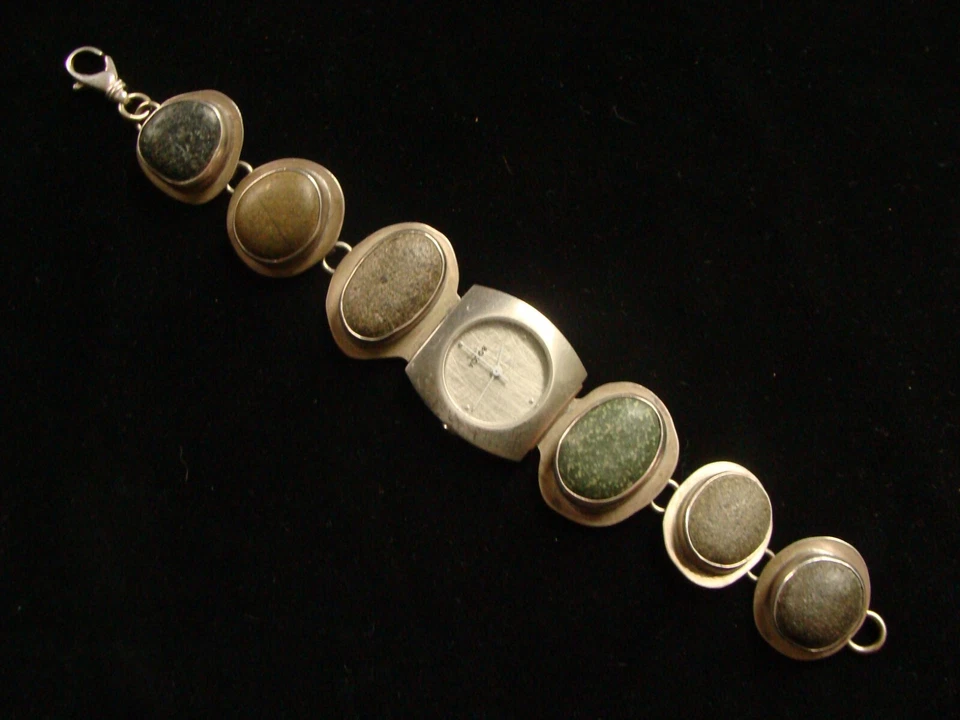 Correa de reloj hecha a medida de plata de ley con piedras verdes y grises 59,5 gramos en total Foto 1 de 3