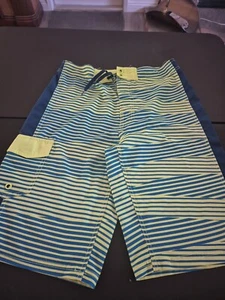 Boys Puma Swim Trunks Green Size Extra Large - Picture 1 of 5