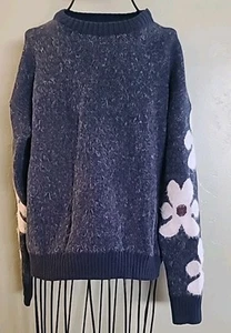 New, Dk Blue Sweater With Daisy On Long Sleeves, Size M - Picture 1 of 4
